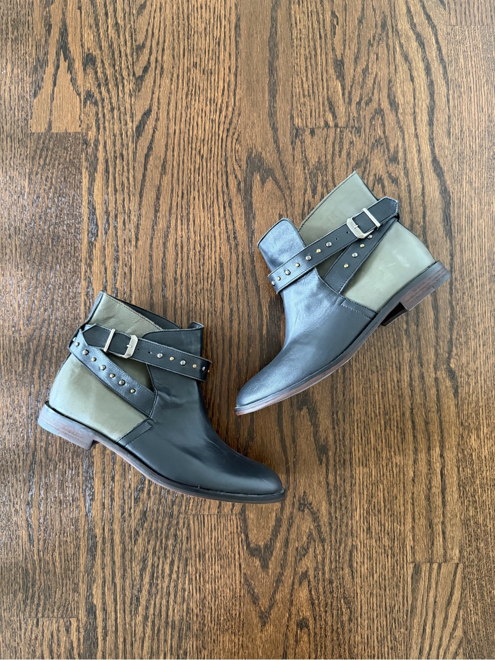 NWOT Black & Olive Leather Buckle Strap Ankle Boots w/ Leather Soles